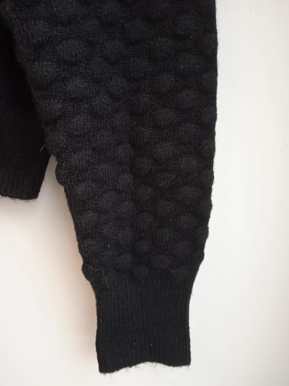 DKNY Ladies Black Stretch-Fit Bobble Detail Long Sleeve Knitted Jumper S NEW